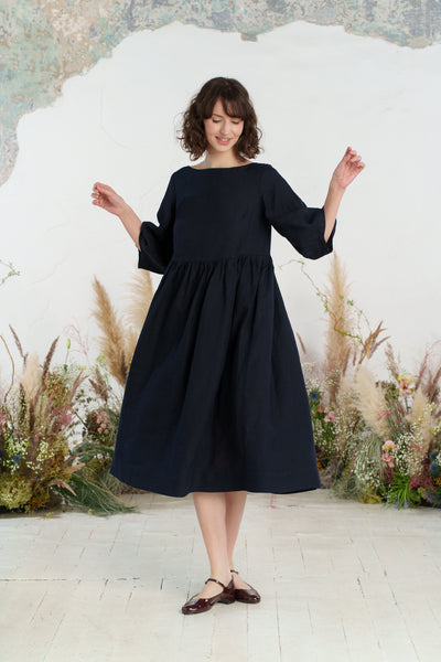 Smock Gaia Dress, 3/4 Sleeve, Night Navy
#color_night-navy