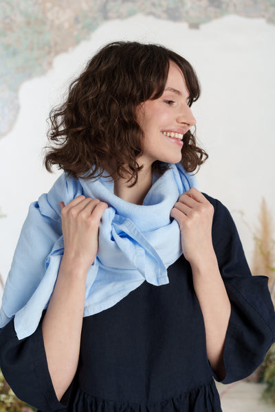 Palisandra Scarf, Skye Blue
#color_skye-blue