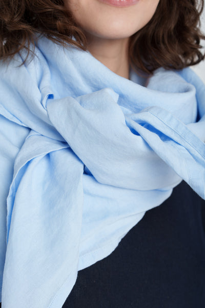 Palisandra Scarf, Skye Blue
#color_skye-blue