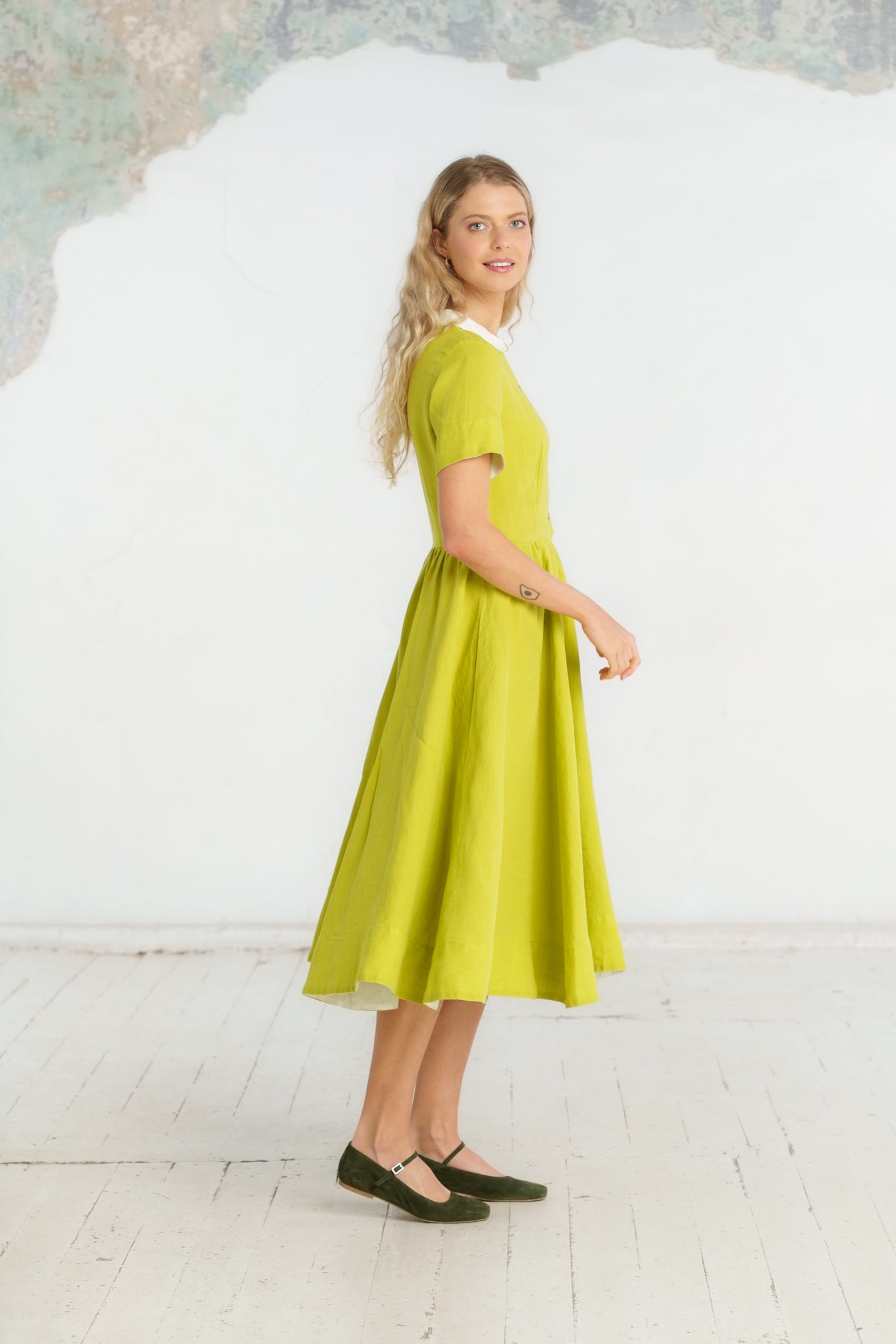 Classic Dress, Short Sleeve, Lime Green White Collar
#color_lime-green-white-collar