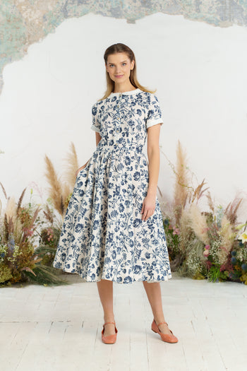 Classic Dress, Short Sleeve, Ink Rose
#color_ink-rose-white-collar