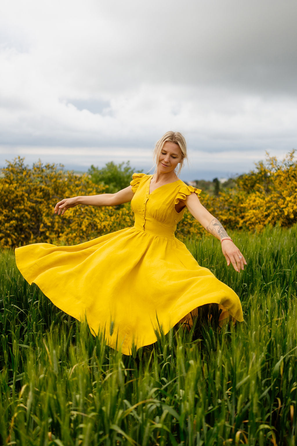 Diane Dress, Ruffle Sleeve, Daisy Yellow
#color_daisy-yellow