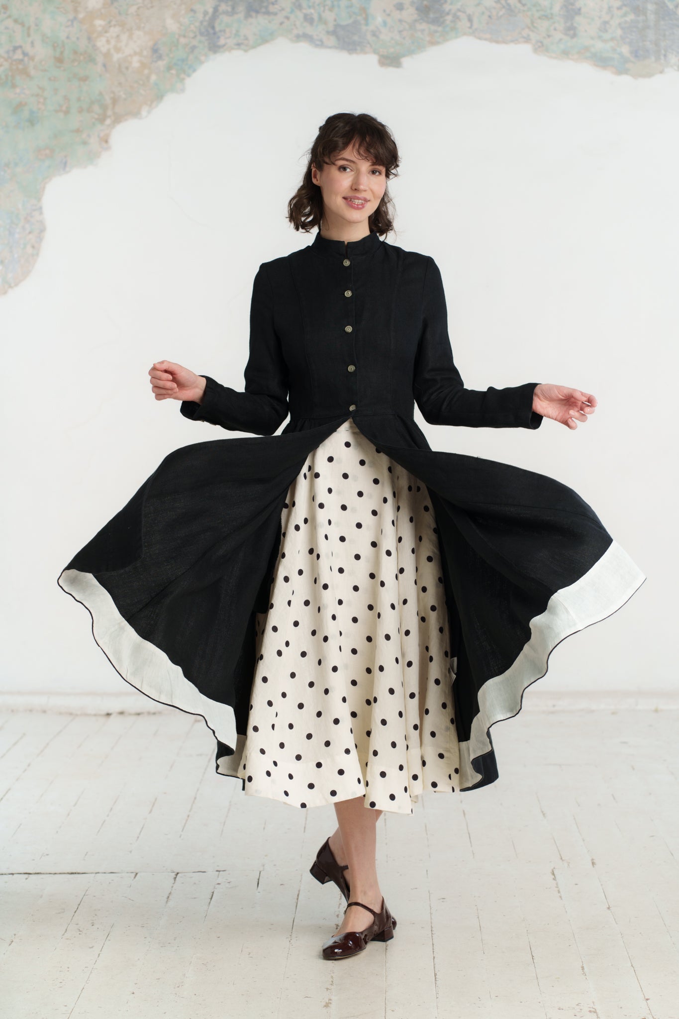 Victorian Coat, Twill Linen, Black Herringbone#color_black-herringbone