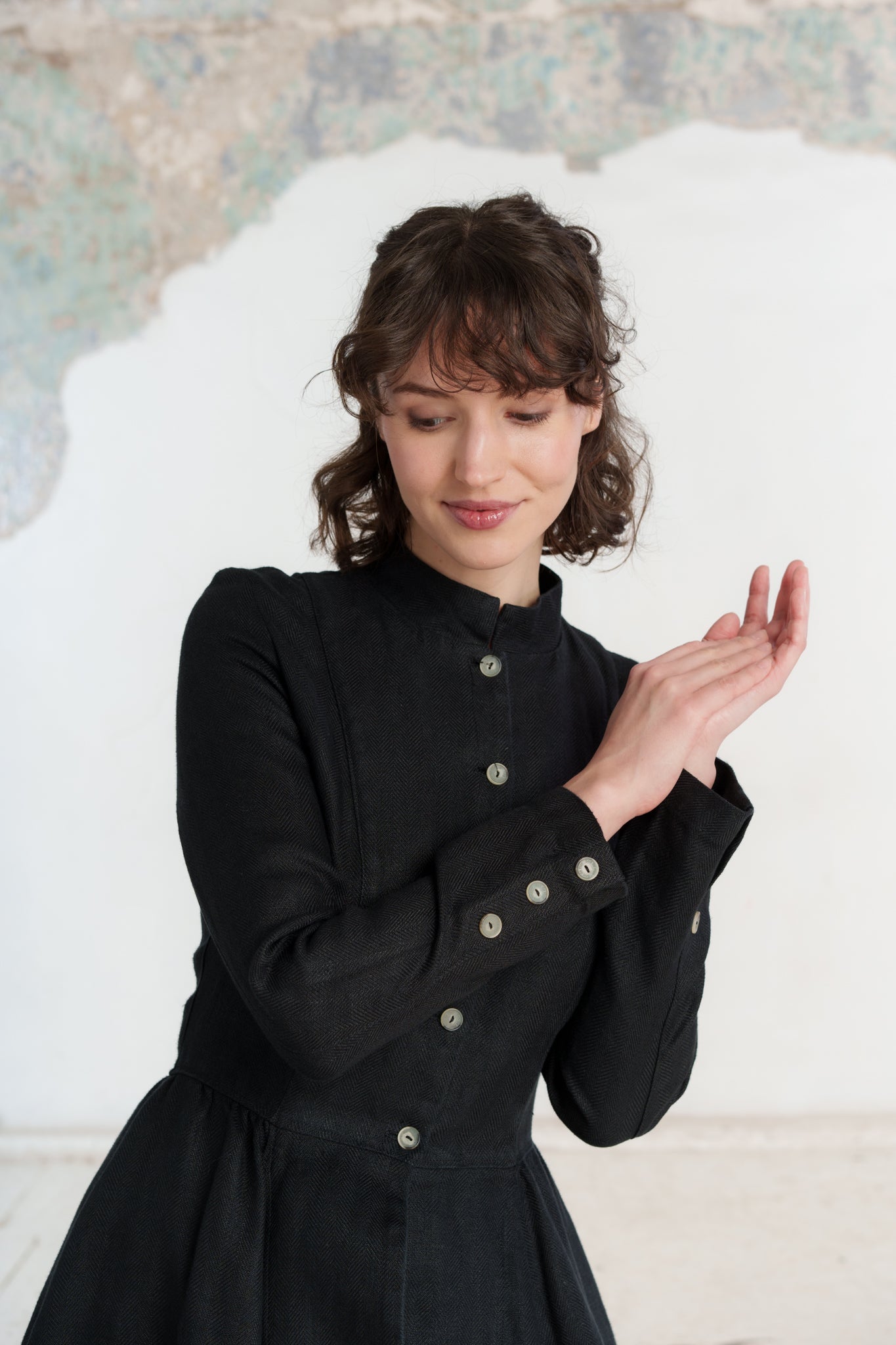 Victorian Coat, Twill Linen, Black Herringbone#color_black-herringbone