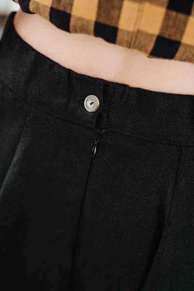 Classic Skirt, Twill Linen, Black Herringbone#color_black-herringbone
