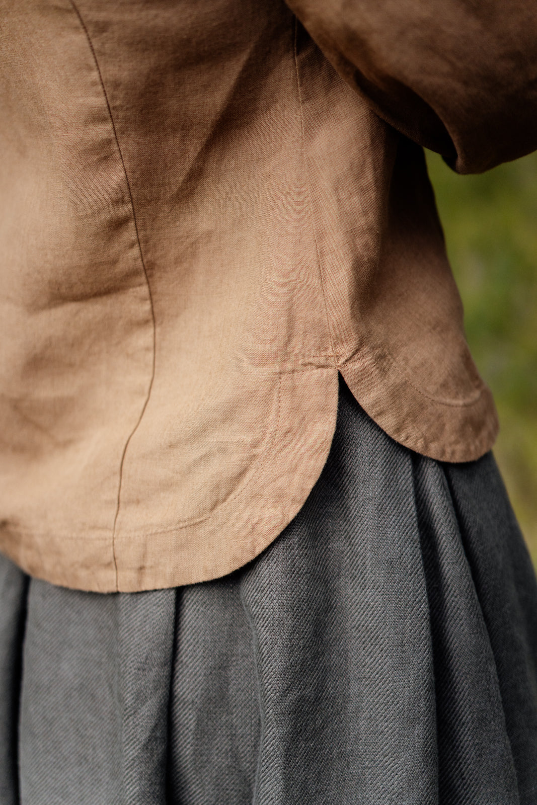 Tailored Sophie Shirt, Long Sleeve, Hemp - Son de Flor#color_camel-brown